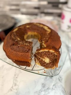 Una foto de Bizcochón de chocolate 🍫 🥧
