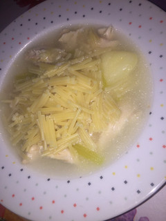 Una foto de Puchero con fideos