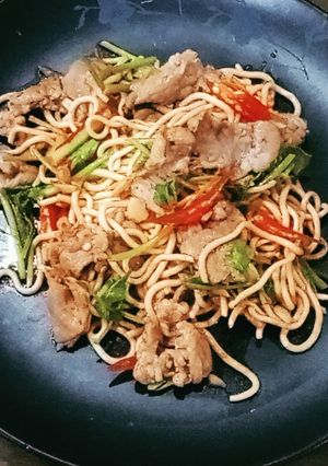 รูปของ ผัดบะหมี่บุก,สันคอหมู,ขึ้นฉ่าย - คีโต