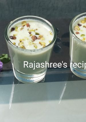 बदाम फेरनी (Badam Ferni Recipe In Marathi) रेसिपी चे मुख्य फोटो