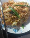 Κινέζικα stir fry noodles