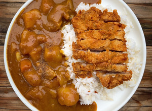 รูปของ ข้าวแกงกะหรี่ญี่ปุ่นกับหมูทอดทงคัตซึ🍛
