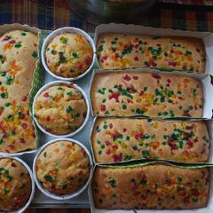 A picture of Tutti Frutti cake.