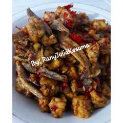 A picture of Sambal tempe dan ikan asin rebus ala Ranjul.