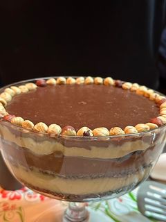 صورة لوصفة كيكة الشوكولاته و البندق