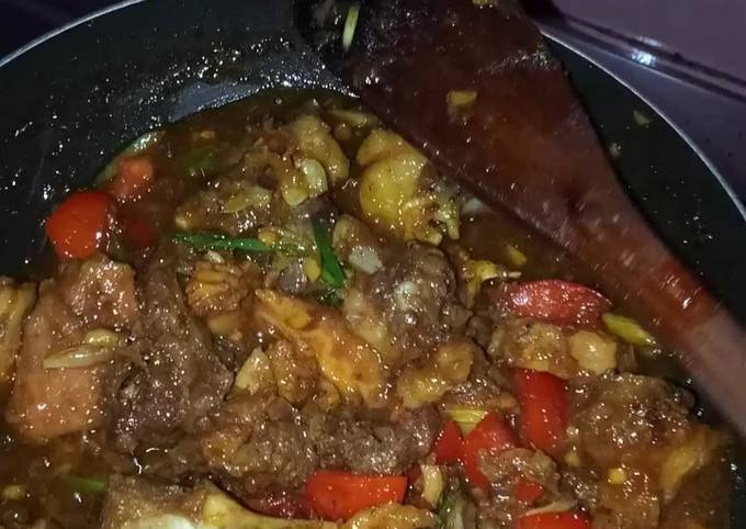 Balungan Daging dan Lemak Sapi Kecap Manis