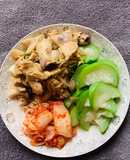 Ức gà xào nấm+bầu luộc và kim chi(eatclean)