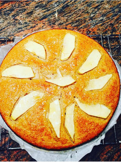 Una foto de Bizcocho de avena manzana, plátano, canela y miel