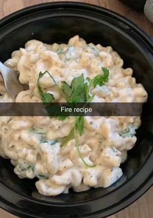 A picture of Alfredo pasta.