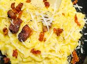 Una foto di risotto con guanciale