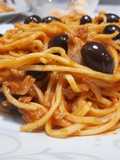 Spaghetti cu ton de conservă și măsline