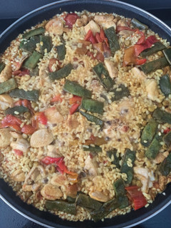 Una foto de Paella