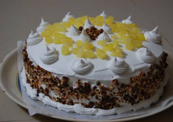 Round Butterscotch Cake, For Birthday Parties, Packaging Type: Box