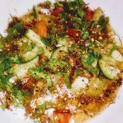 A picture of Dahi phulki chana chat.