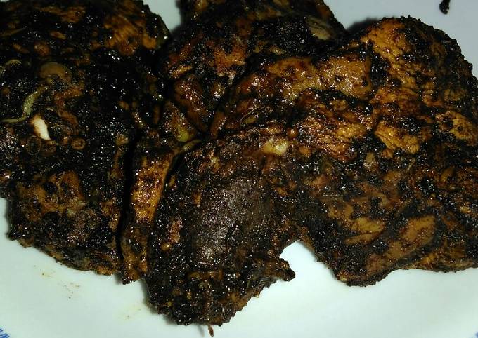 Cara Gampang Menyiapkan Ayam bumbu rawon, Enak Banget