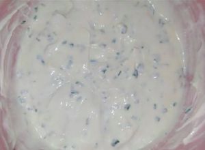 Una foto de Salsa/aderezo de ciboulette / cebollín