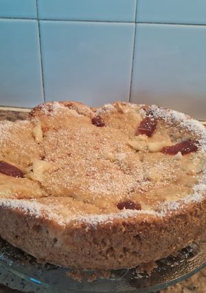 Una foto de Torta matera con crema pastelera y dulce de membrillo