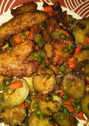 Foto resep Ikan tuna goreng terong😅
