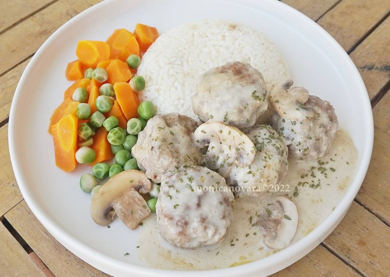 Creamy Meatballs (a la IKEA)