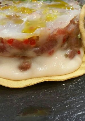 Una foto de Tartar de atún rojo y gambas