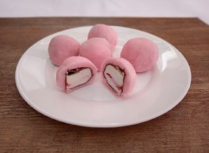 Una foto de Mochi relleno de helado