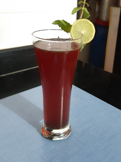 ક્રેનબેરી આઈસ ટી (cranberry ice tea in gujarati) રેસીપી મુખ્ય ફોટો