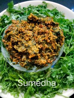 कोथिंबीर भाजी (Kothimbir Bhaji Recipe In Marathi) रेसिपी चे मुख्य फोटो