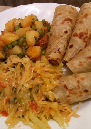 A picture of Potato stew with chapati.