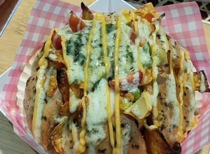 Gambar Bulgogi Beef Loaded Nachos Korean Garlic Cheese Bread