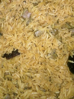صورة لوصفة أرز بالخلطه بقطع الكبده