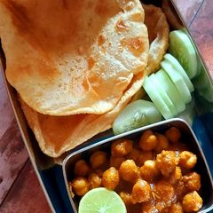 A picture of Chole Puri.