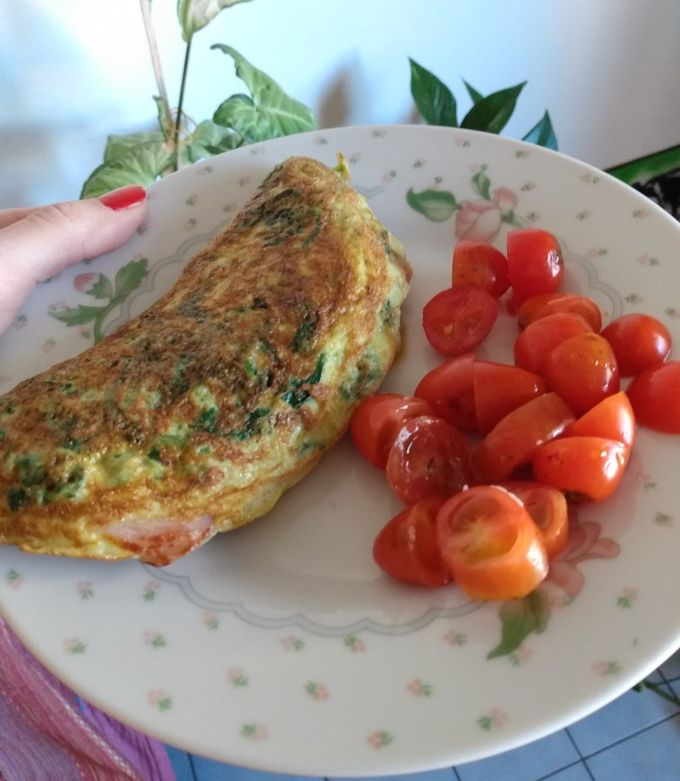 Una foto de Omelette con masa de espinaca