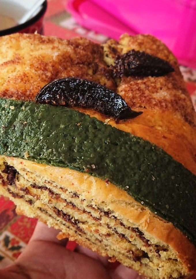 Una foto de Rosca de reyes rellena de Nutella