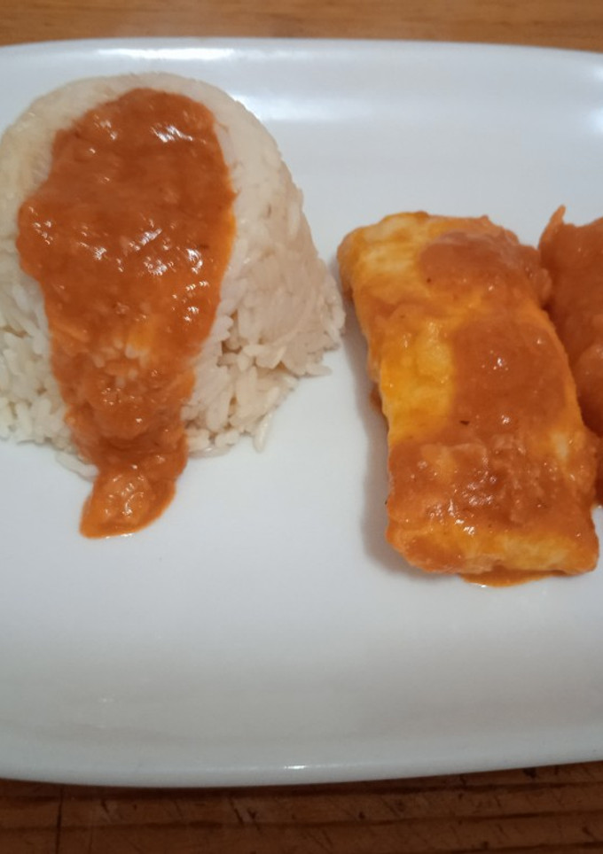 Una foto de Medallones de merluza en tomate como no, a mi manera