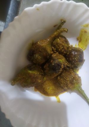 भरवां बैंगन (bharwan Baingan recipe in Hindi) रेसिपी मुख्य फोटो