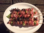 Una foto de salsa para brocheta