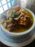 Sopa de pollo y carne muy delicioso
