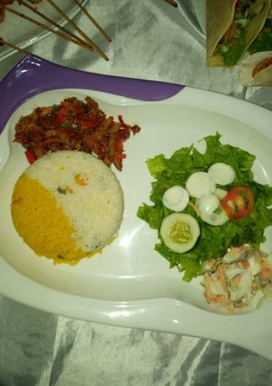 A picture of Veggie and Tumeric rice.