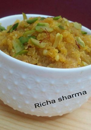 A picture of Moong daal halwa.