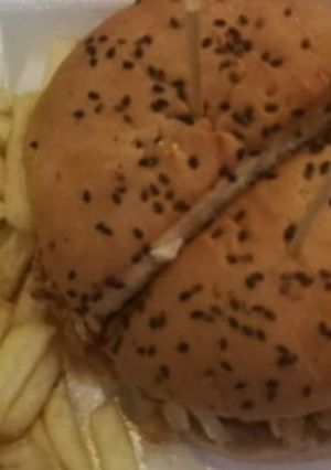 A picture of Nuggets burger.