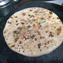 A picture of Pyaz parantha.