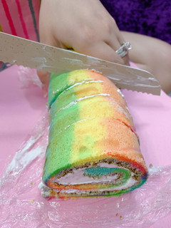 Hình của món Bánh cuộn cầu vồng 🌈.