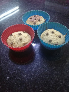 Una foto de Muffins de avena, banana, chips de chocolate!!!
