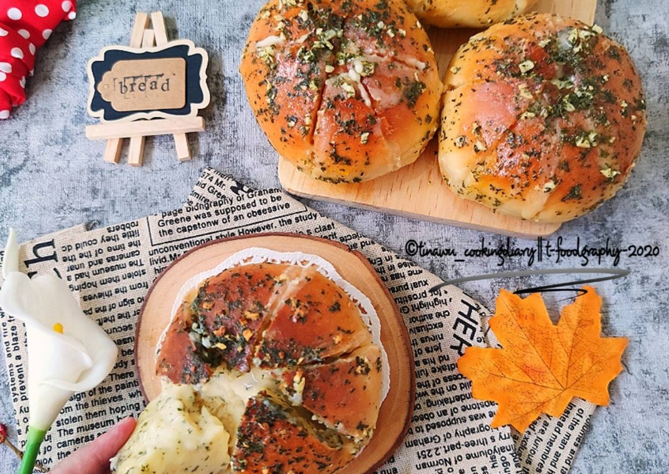 Korean Garlic Cheese Bread