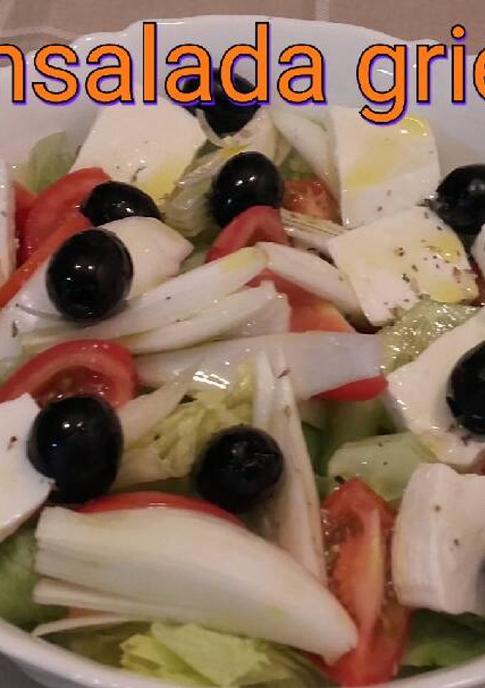 Una foto de Ensalada griega*