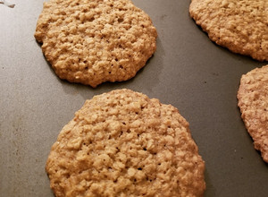 A picture of Just Plain Oatmeal Cookies.