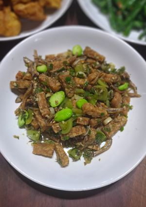 Foto resep Oseng Ikan Asin dan Pete