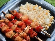 Una foto de salsa para pinchos dé pollo