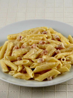 Una foto de Macarrones bechamel