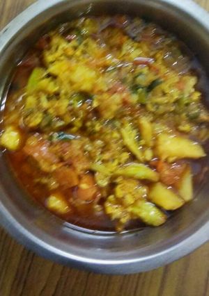 A picture of Aloo matar gobhi ki sabji.
